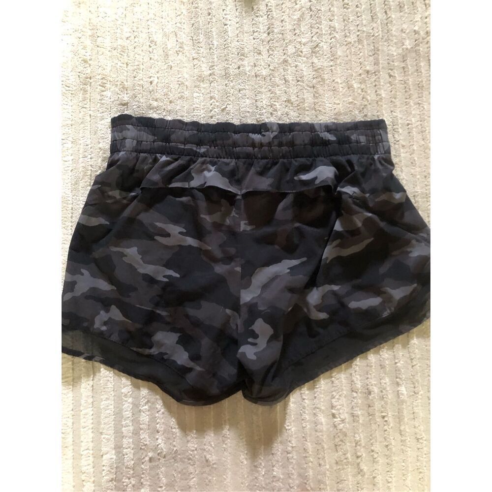 Athleta Camo Running Shorts Women’s Small Gray Black Mesh Lined - Picture 2 of 8